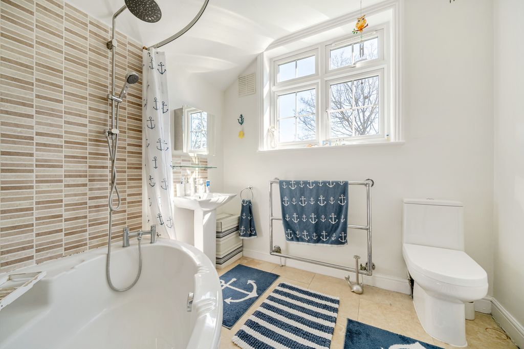 Additional image 17 of 6 bed detached house for saleLyonsdown Avenue, New Barnet EN5