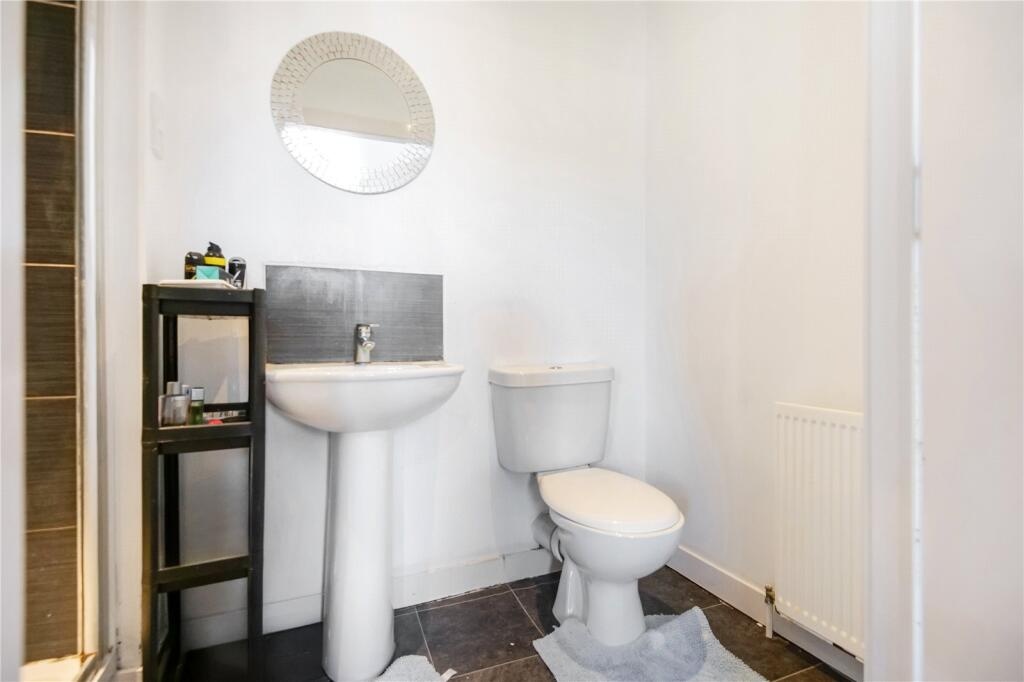2 Bed Flat, Golspie St, G51, N1 7GU photo 5