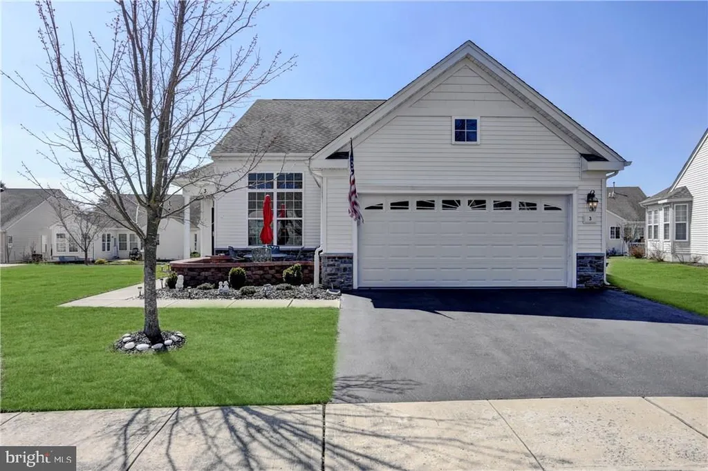 3 Minot Light Court, Barnegat, NJ 08005