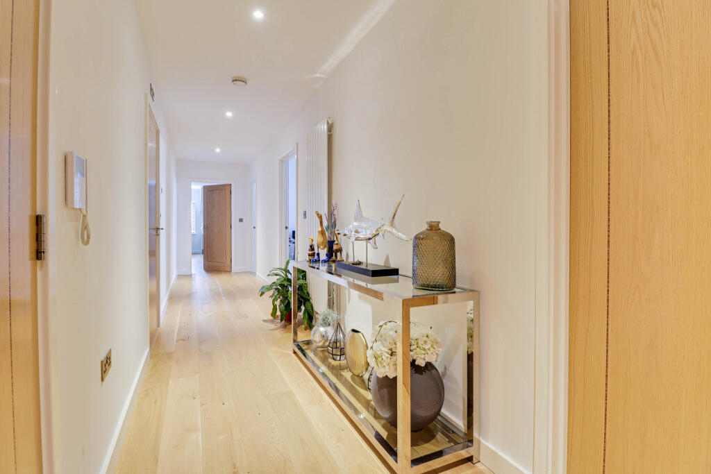 Additional image 13 of Gibbs Close, Harpenden, AL5