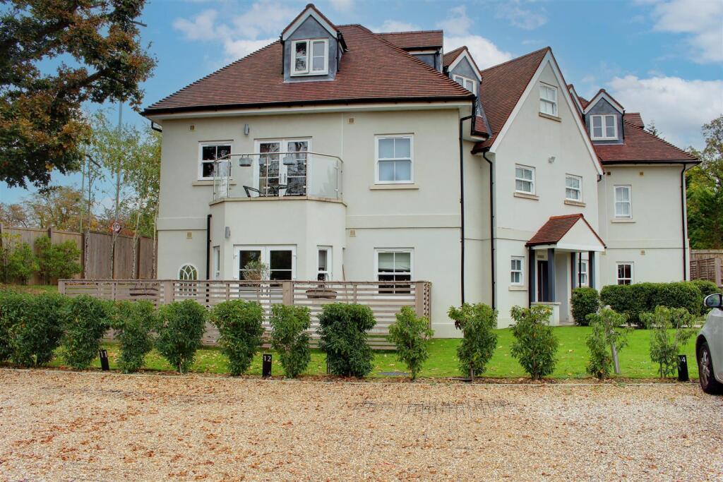 Bell Lane, Brookmans Park