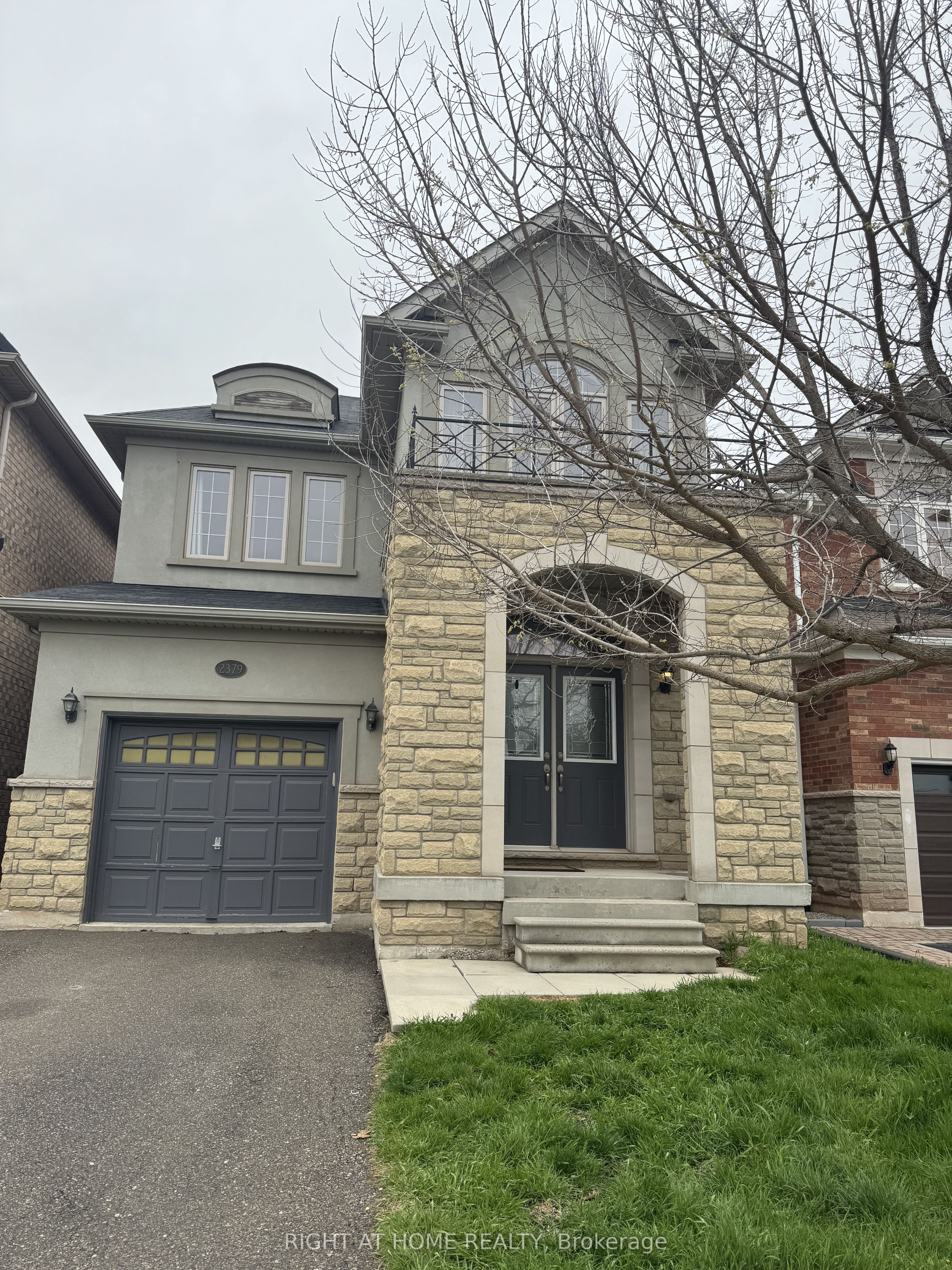 2379 Quetico Crescent, Oakville, ON, L6M 0J3