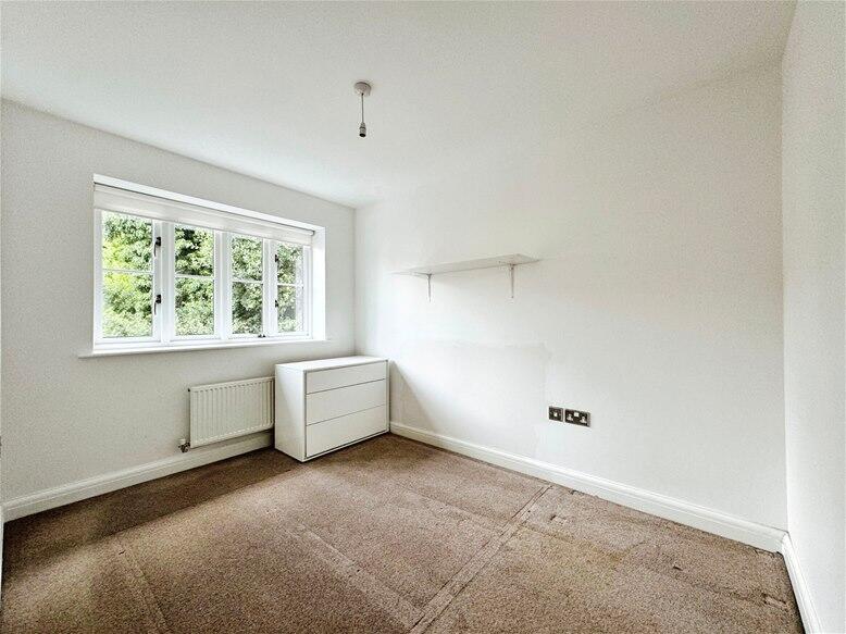 Additional image 6 of Iris Close, Harpenden, AL5