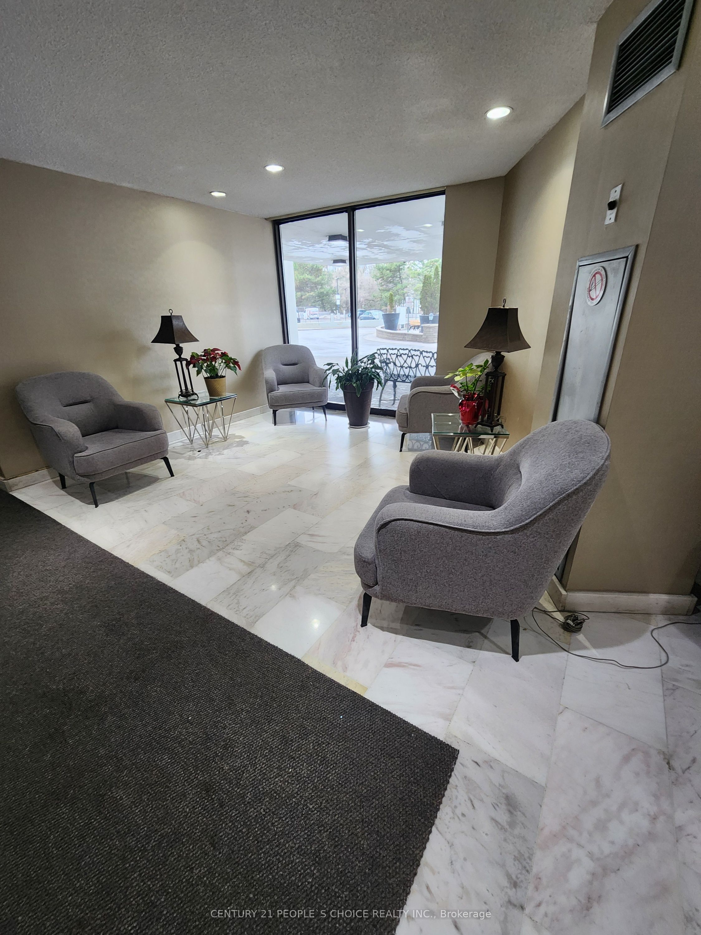 Additional image 2 of 1803-3695 Kaneff Crescent, Mississauga, ON, L5A 4B6