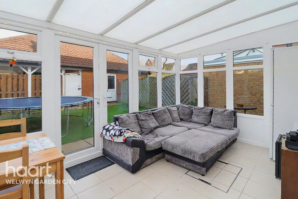 Fillingham Way, Hatfield