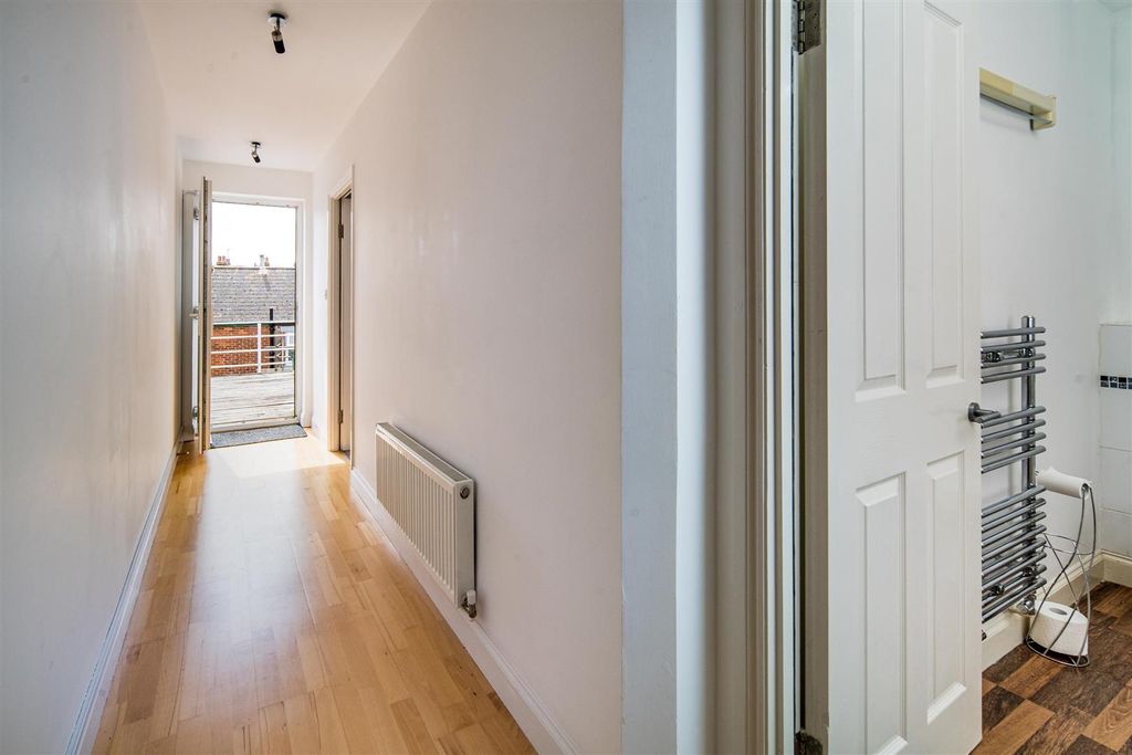 Additional image 10 of 1 bed flat for saleCowes, Isle Of Wight PO31