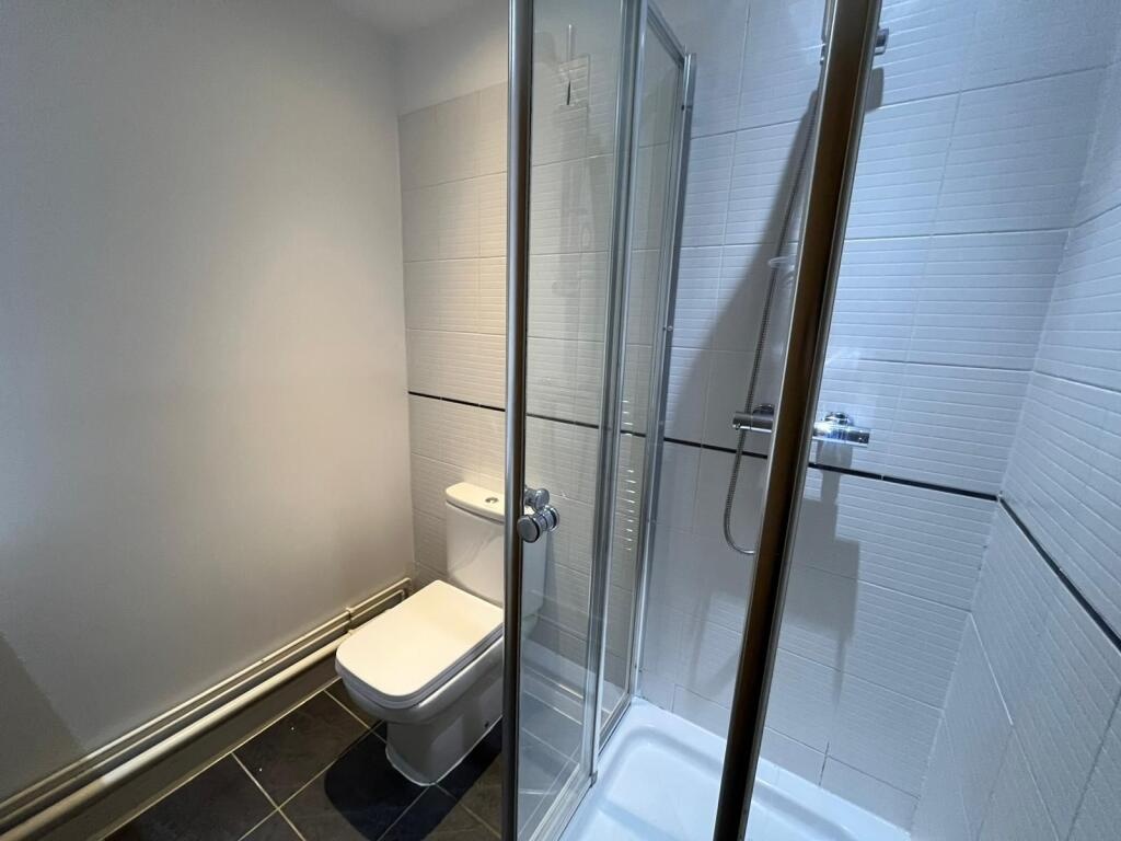 2 Bed Flat, Dyche St, M4, N1 7GU photo 5