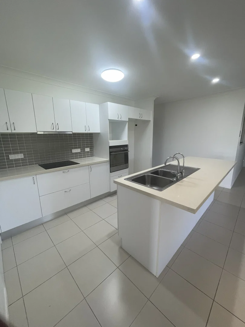 169 Parker Road, Ayr QLD 4807 photo 3