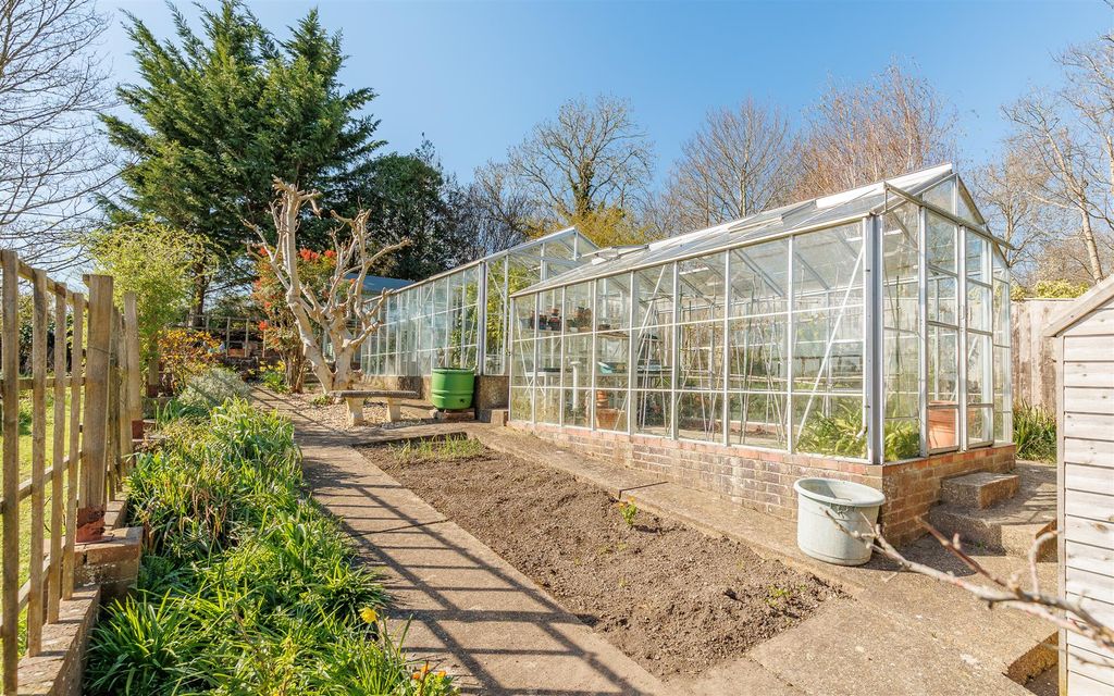 Additional image 29 of 6 bed detached house for saleNewport, Isle Of Wight PO30