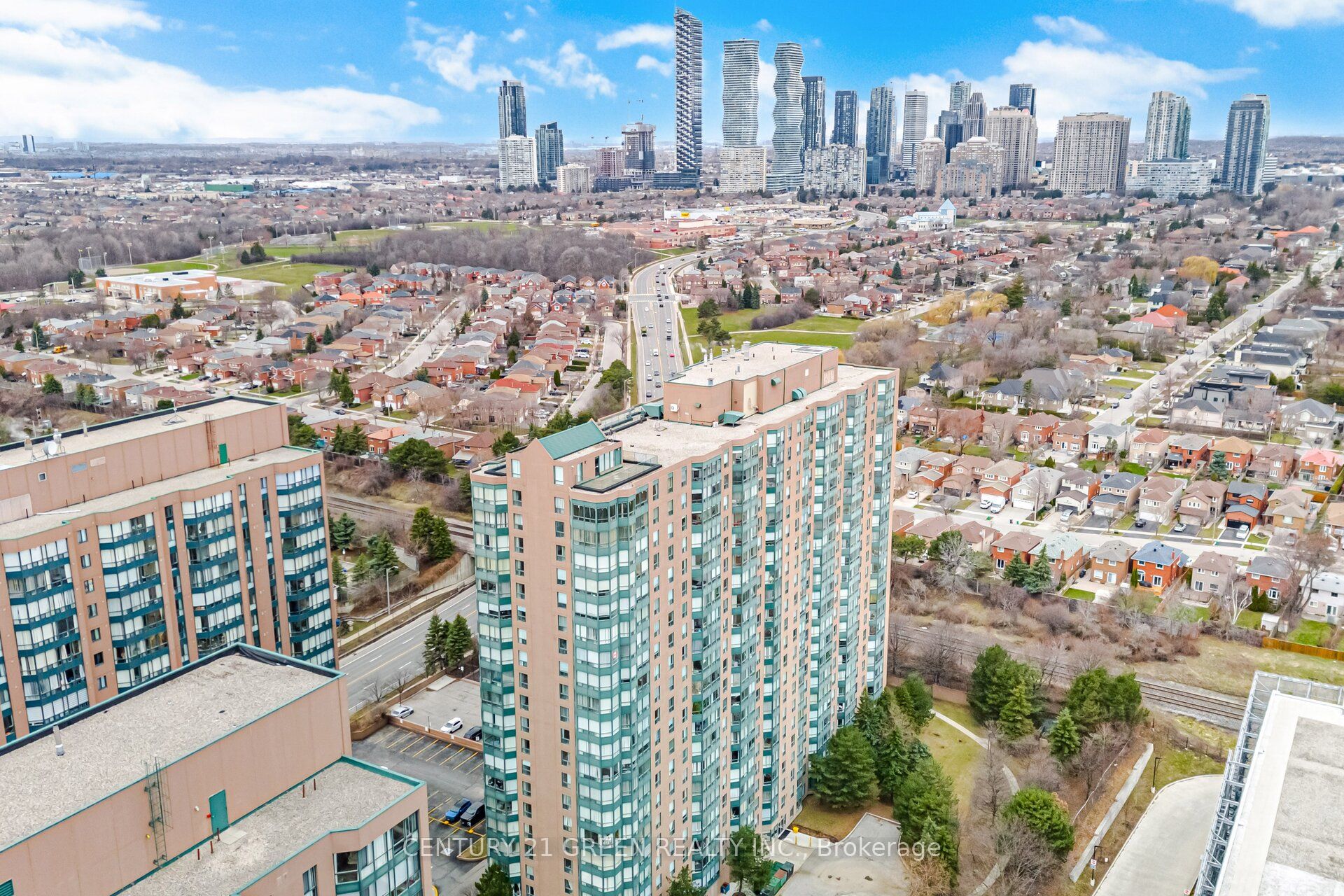 Additional image 2 of 203-135 Hillcrest Avenue, Mississauga, ON, L5B 4B1