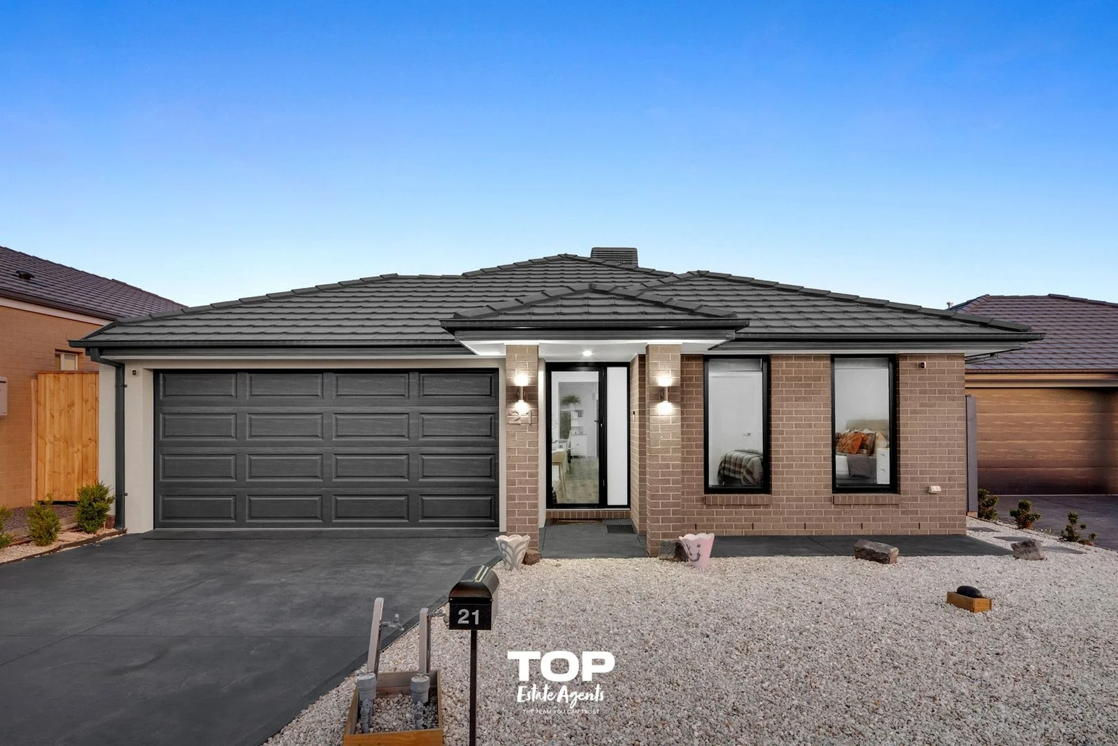 21 Patrobas Loop, Cranbourne East VIC 3977