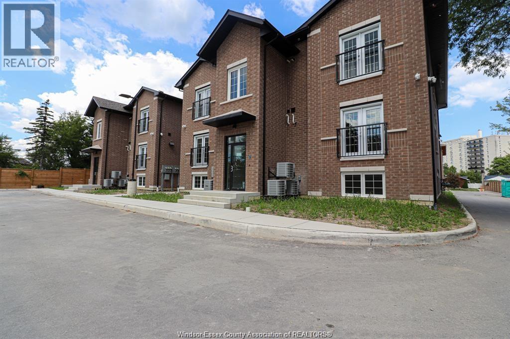 305-233 Watson , Windsor, ON, N8S3R8