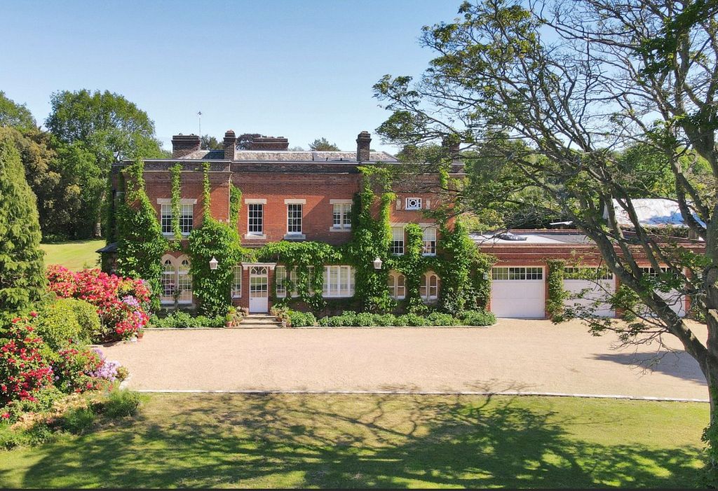 6 bed detached house for salePark Lane, Godden Green, Sevenoaks, Kent TN15