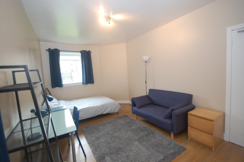 Room in a Shared Flat, Broomhouse St South, EH11, N1 7GU photo 4