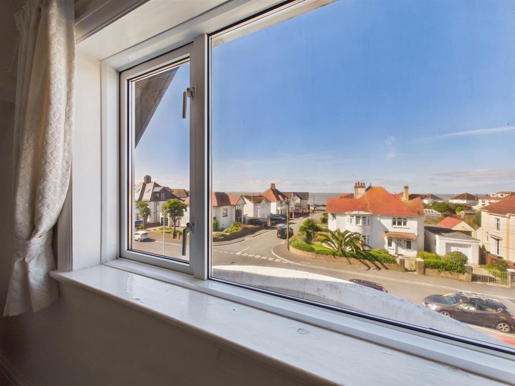 Additional image 15 of 3 bed flat for saleLougher Gardens, Porthcawl CF36