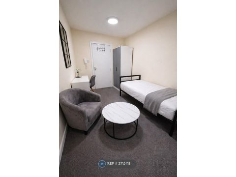 Cavendish St, Manchester M15, Room to rent