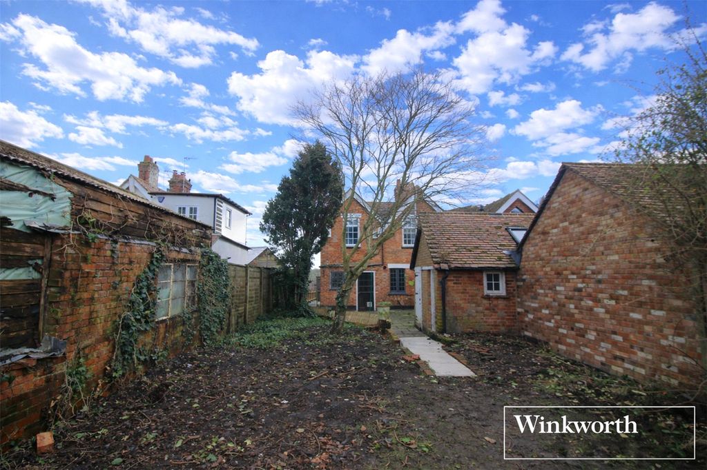 Additional image 13 of 3 bed semi-detached house for saleHogg Lane, Elstree, Borehamwood, Hertfordshire WD6