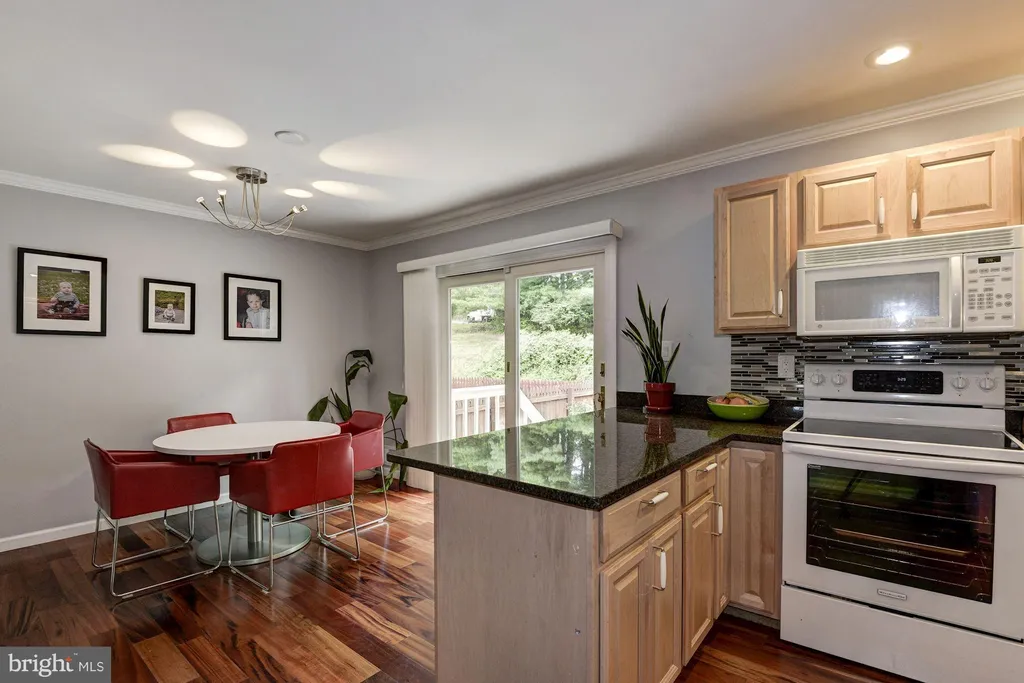 526 Meadow Hall Drive Unit B526, Rockville, MD 20851