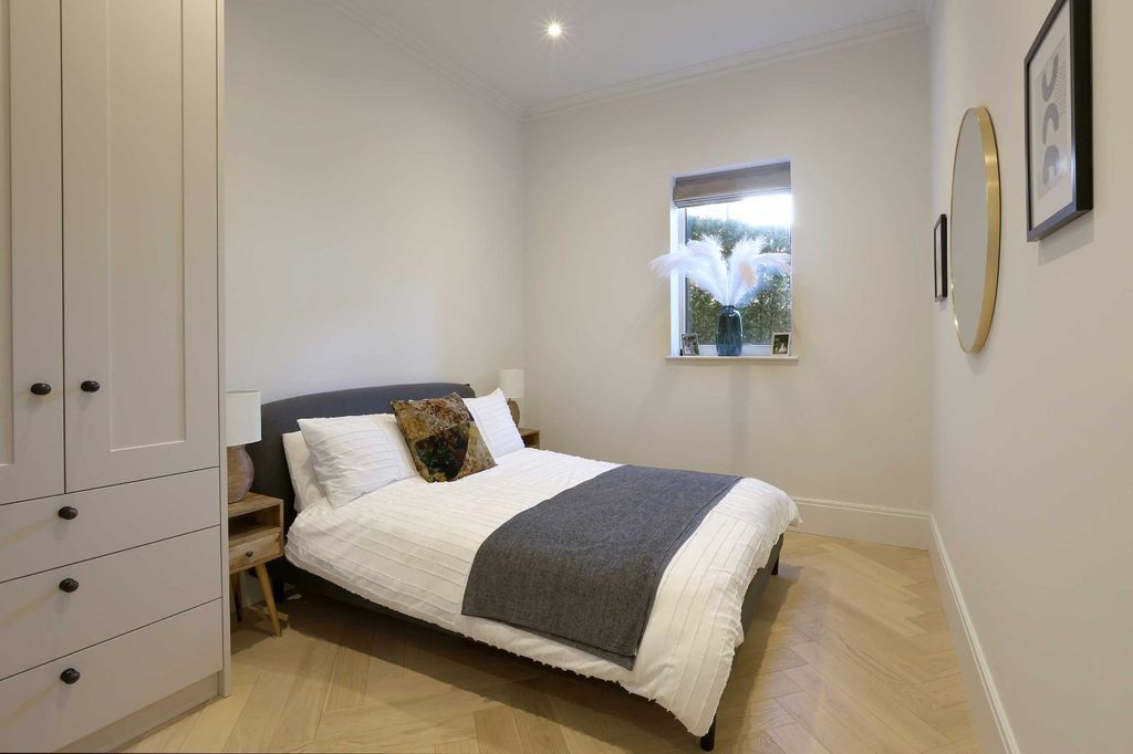 Additional image 8 of 3 bed flat for saleWesthorpe Park, Marlow, Buckinghamshire SL7