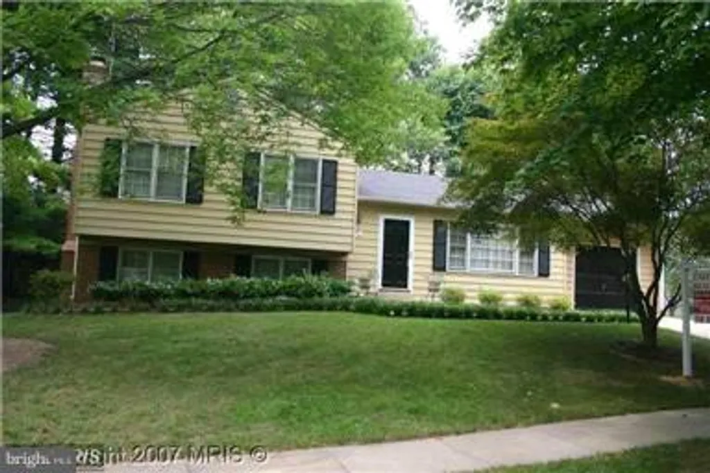 3 Lochness Court, Rockville, MD 20850