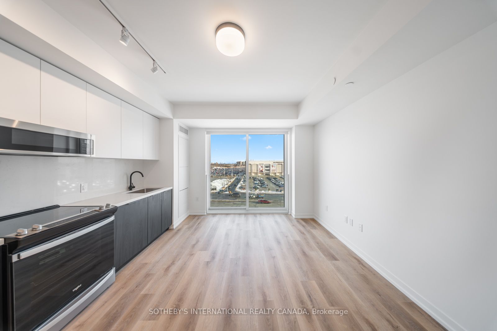 Additional image 4 of 703-5 York Garden Way, Toronto, ON, M6A 2V1