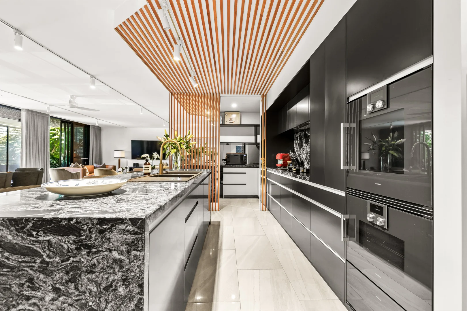 Additional image 3 of 202/24 Wicklow Street, Kangaroo Point QLD 4169