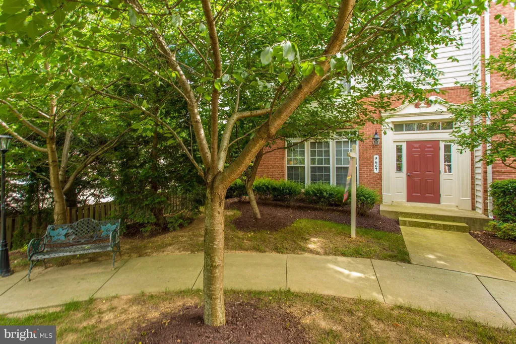 5667 Harrington Falls Lane Unit T, Alexandria, VA 22312
