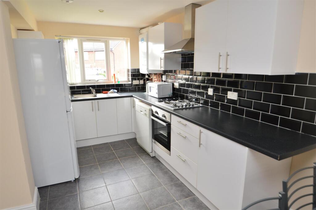 Humphrey Middlemore Drive, Birmingham, West Midlands, B17 photo 4
