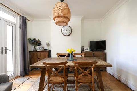 Ashgrove Avenue, Bristol BS7