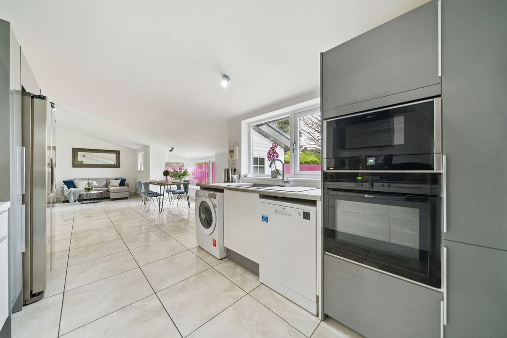 Additional image 19 of 3 bed detached bungalow for saleAyr Road, Newton Mearns G77