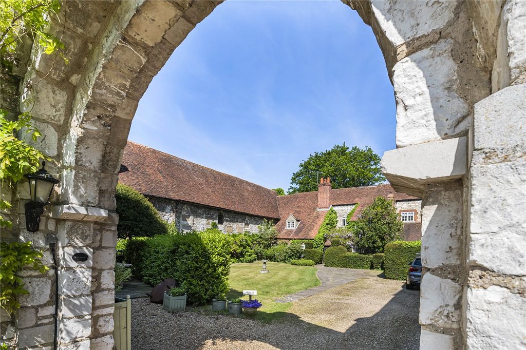 Additional image 38 of 6 bed detached house for saleHigh Street, Hurley, Berkshire SL6