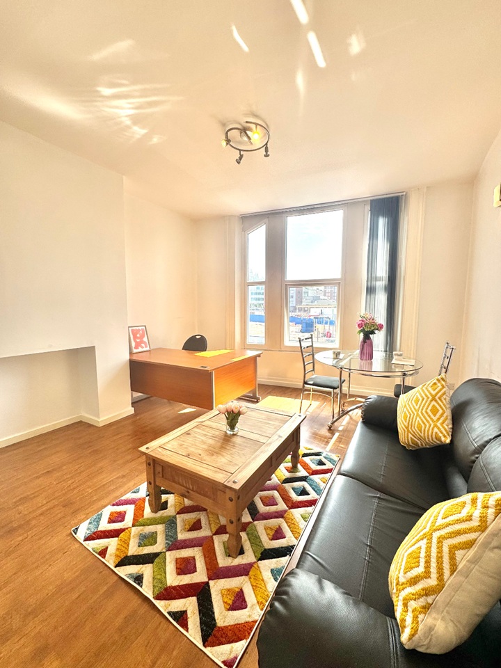 1 Bed Penthouse, Prescot St, L7, N1 7GU photo 2