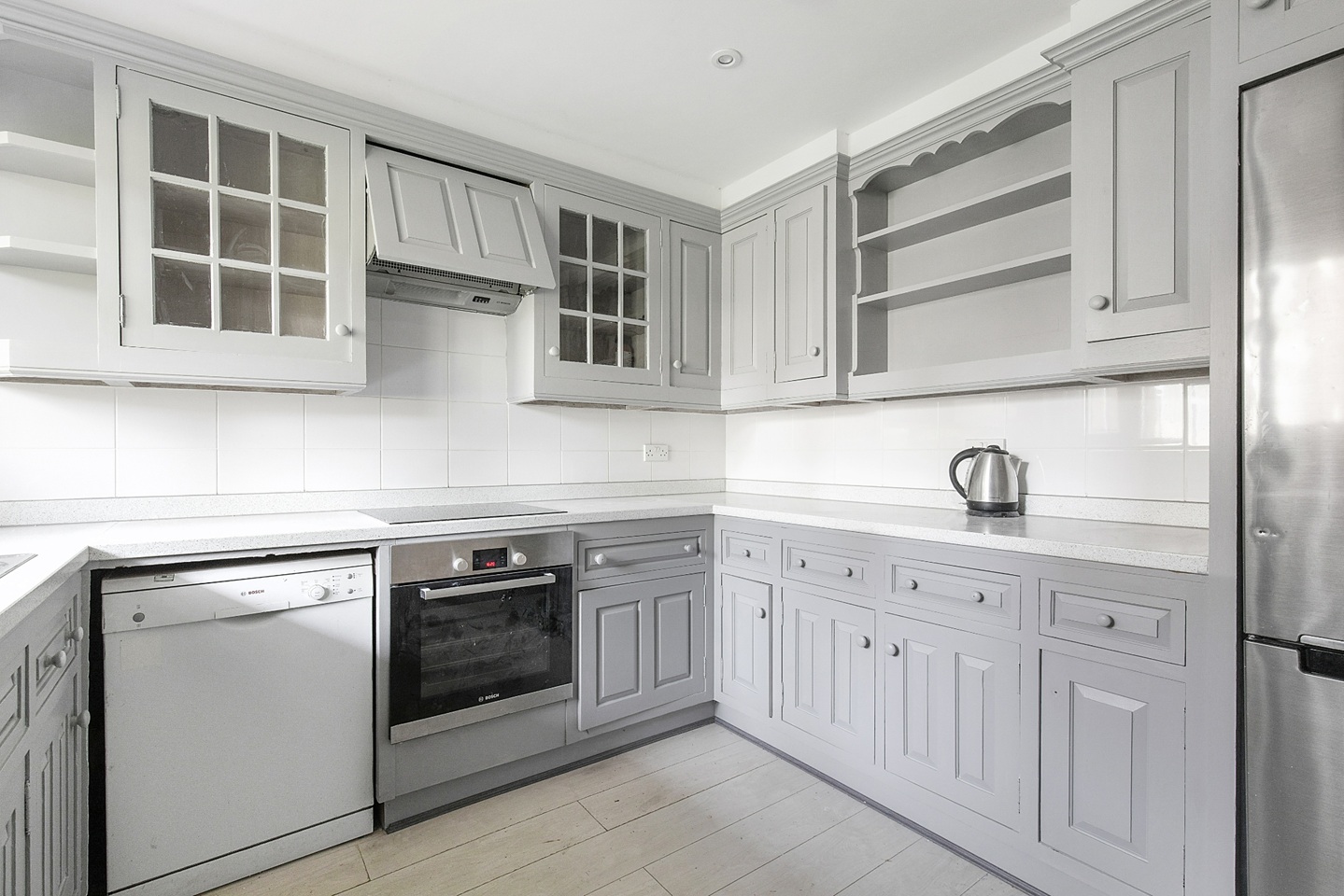 4 Bed Flat, Aveline Street, SE11, N1 7GU
