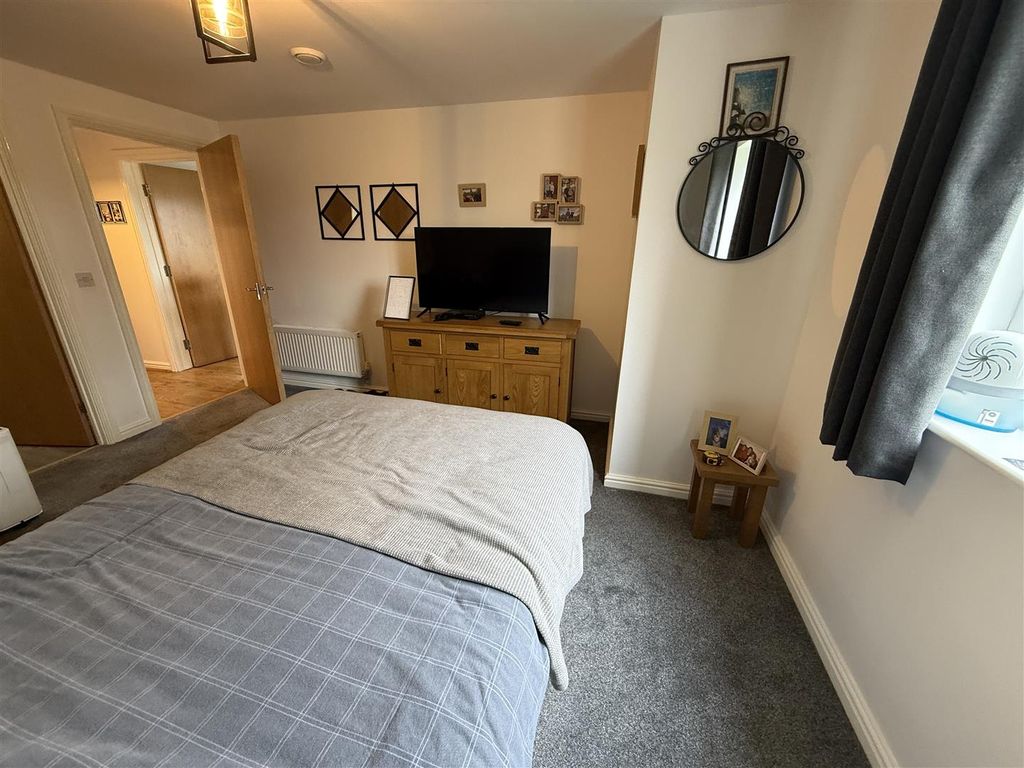 Additional image 18 of 2 bed flat for saleRhodfa'r Ceffyl, Ffoslas, Kidwelly SA17