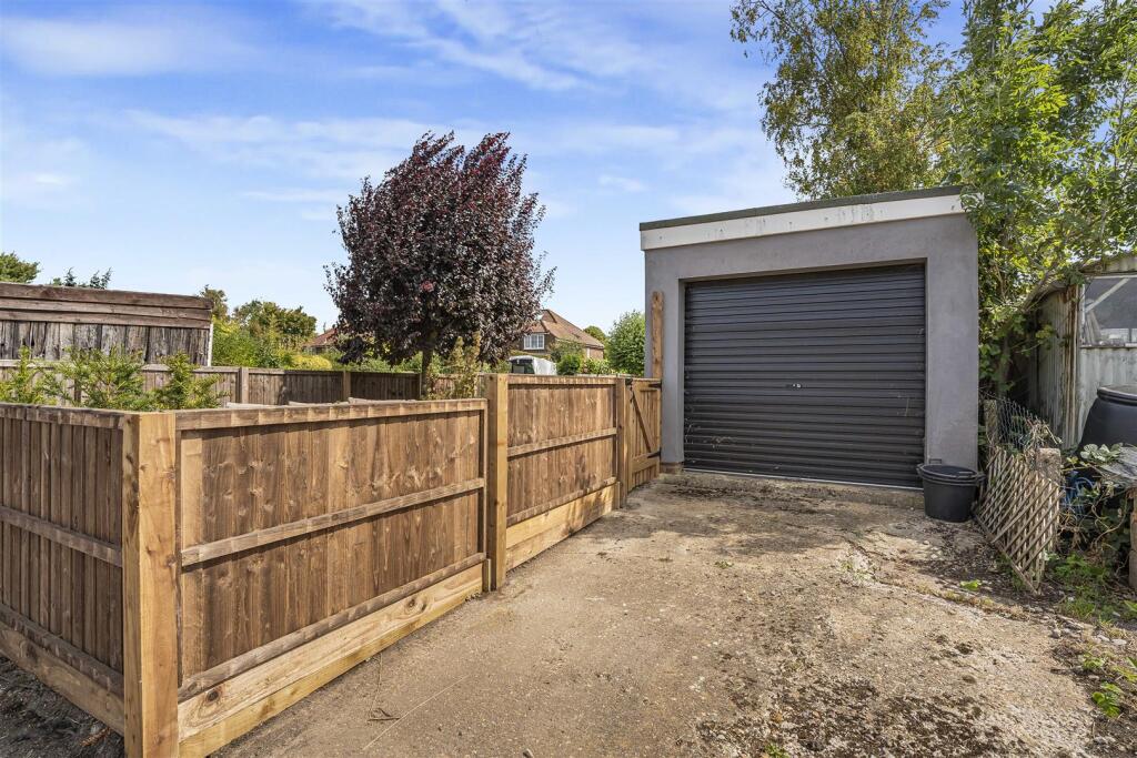 Additional image 21 of Two Oaks Drive, Welwyn