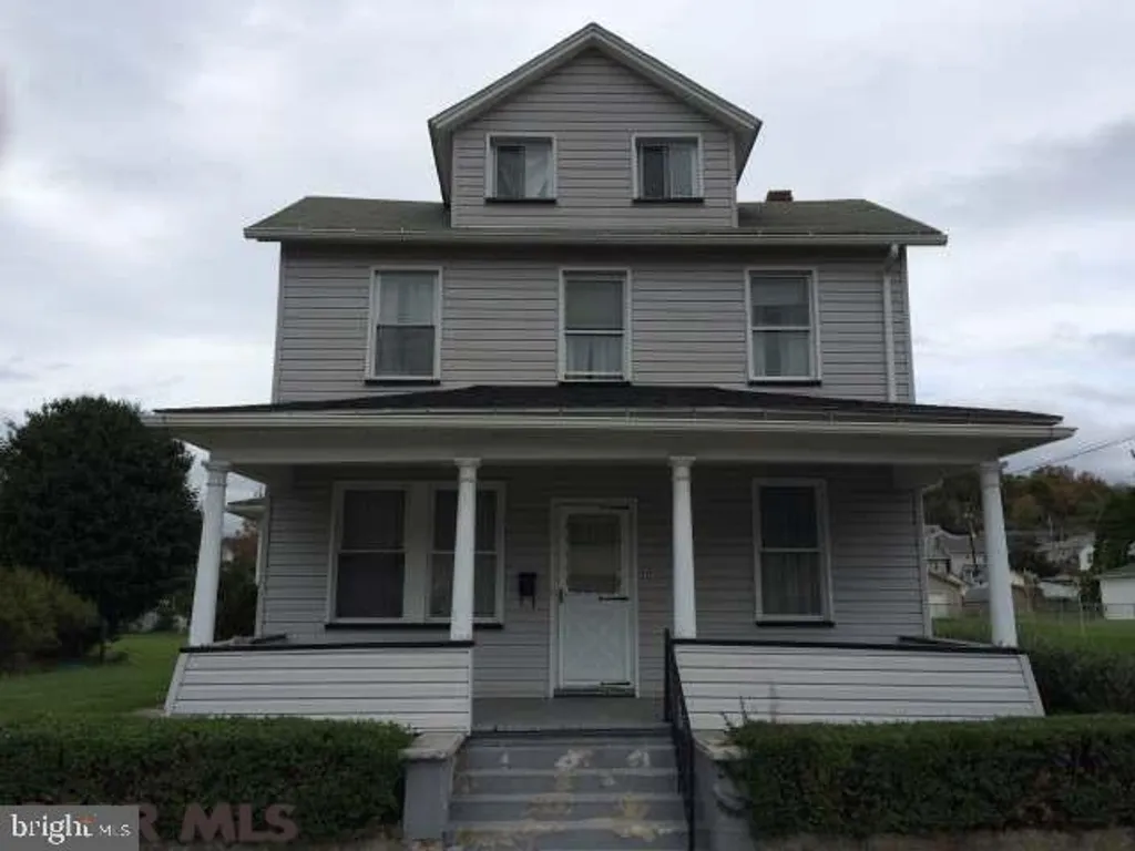 2207 Lincoln Avenue, Tyrone, PA 16686