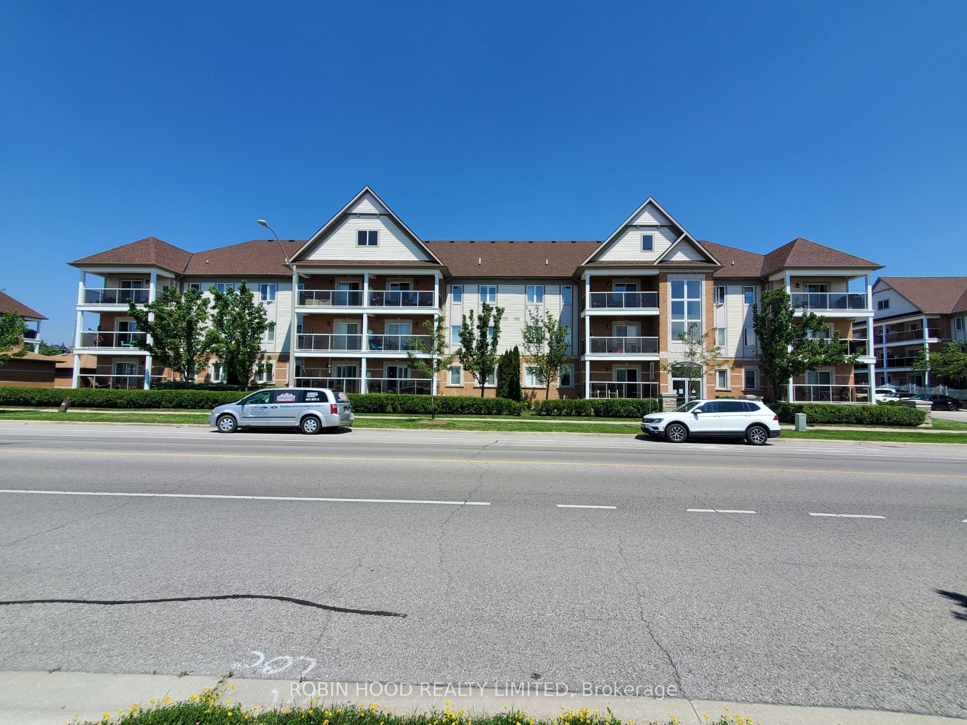 101-136 Aspen Springs Drive, Clarington, ON, L1C 0H2