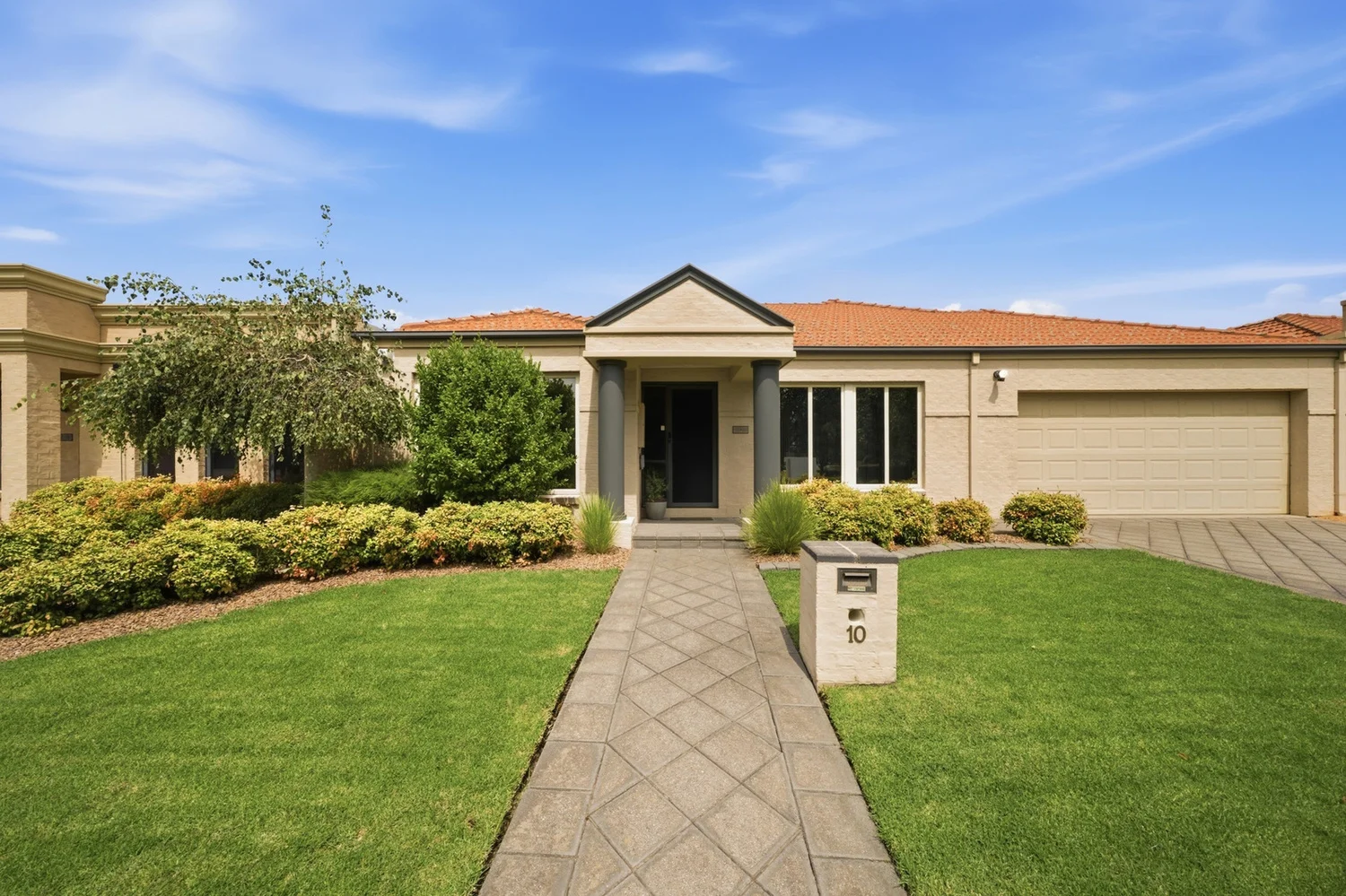 10 Lonsdale Square, Kialla VIC 3631