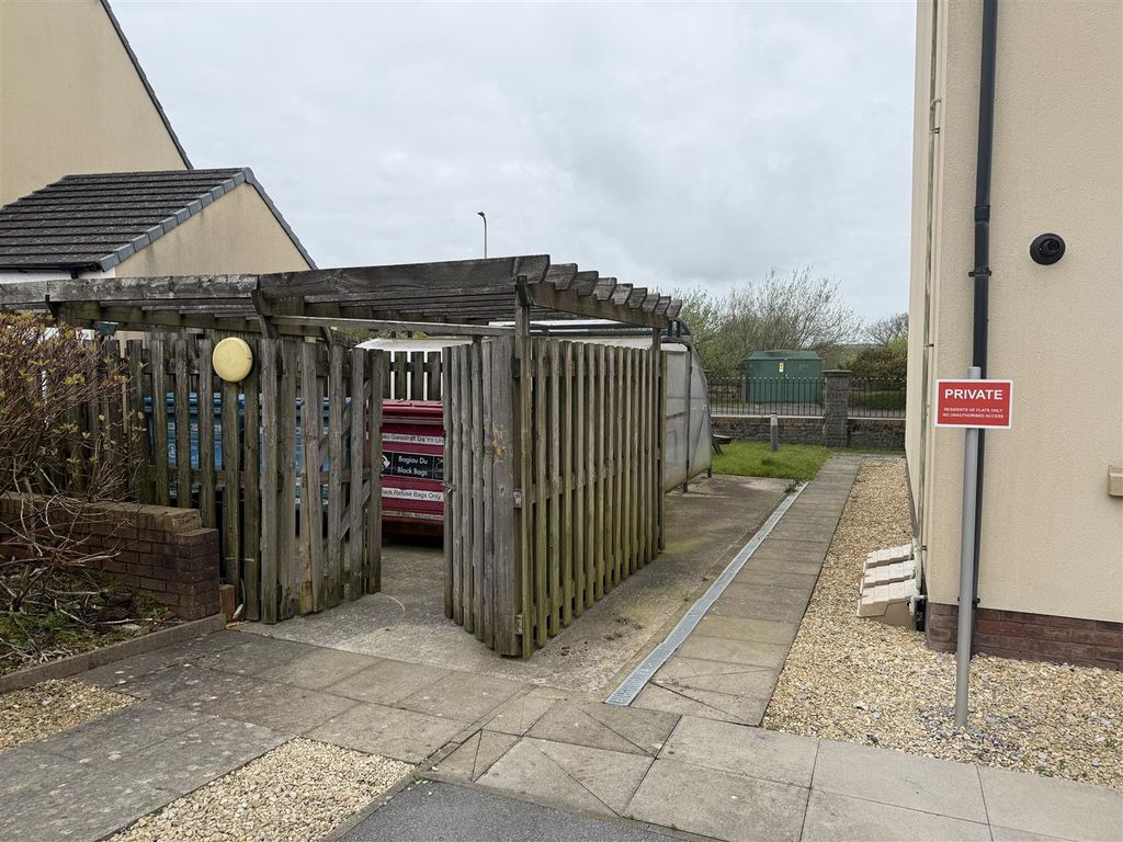 Additional image 26 of 2 bed flat for saleRhodfa'r Ceffyl, Ffoslas, Kidwelly SA17