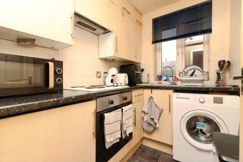 Additional image 2 of Walsingham Close, Hatfield, AL10