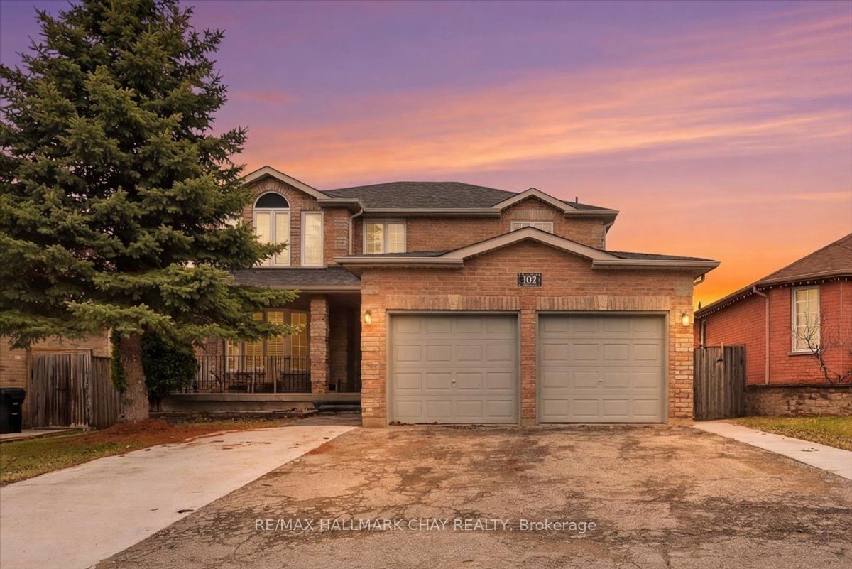 102 Esther Drive, Barrie, ON, L4N 0V8