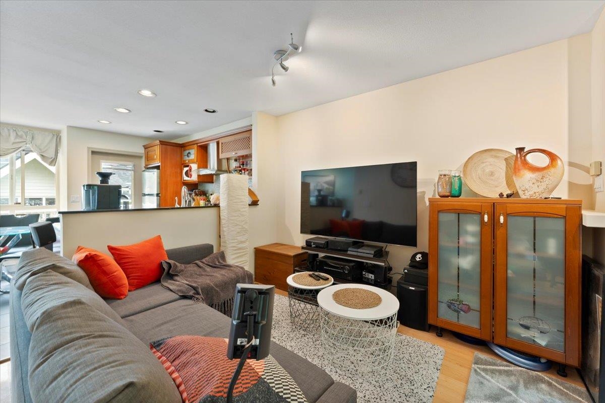 Additional image 5 of 6878 Village Green, Burnaby, BC, V5E 4K9