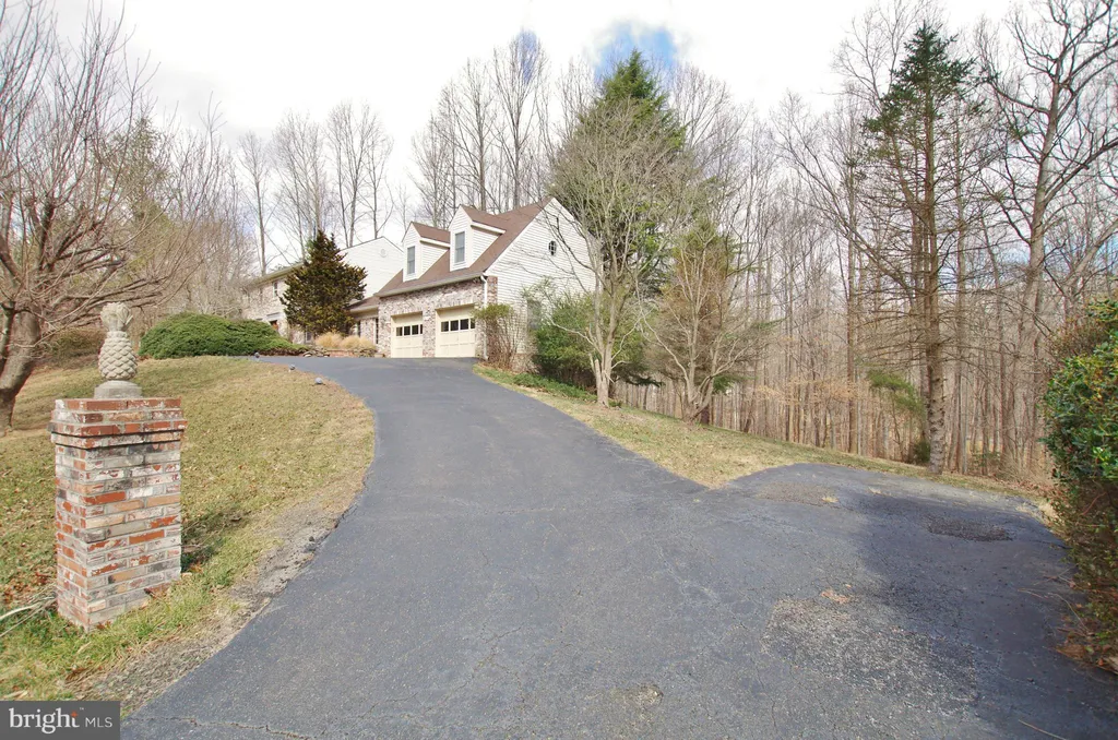 5012 Cannon Bluff Drive, Woodbridge, VA 22192