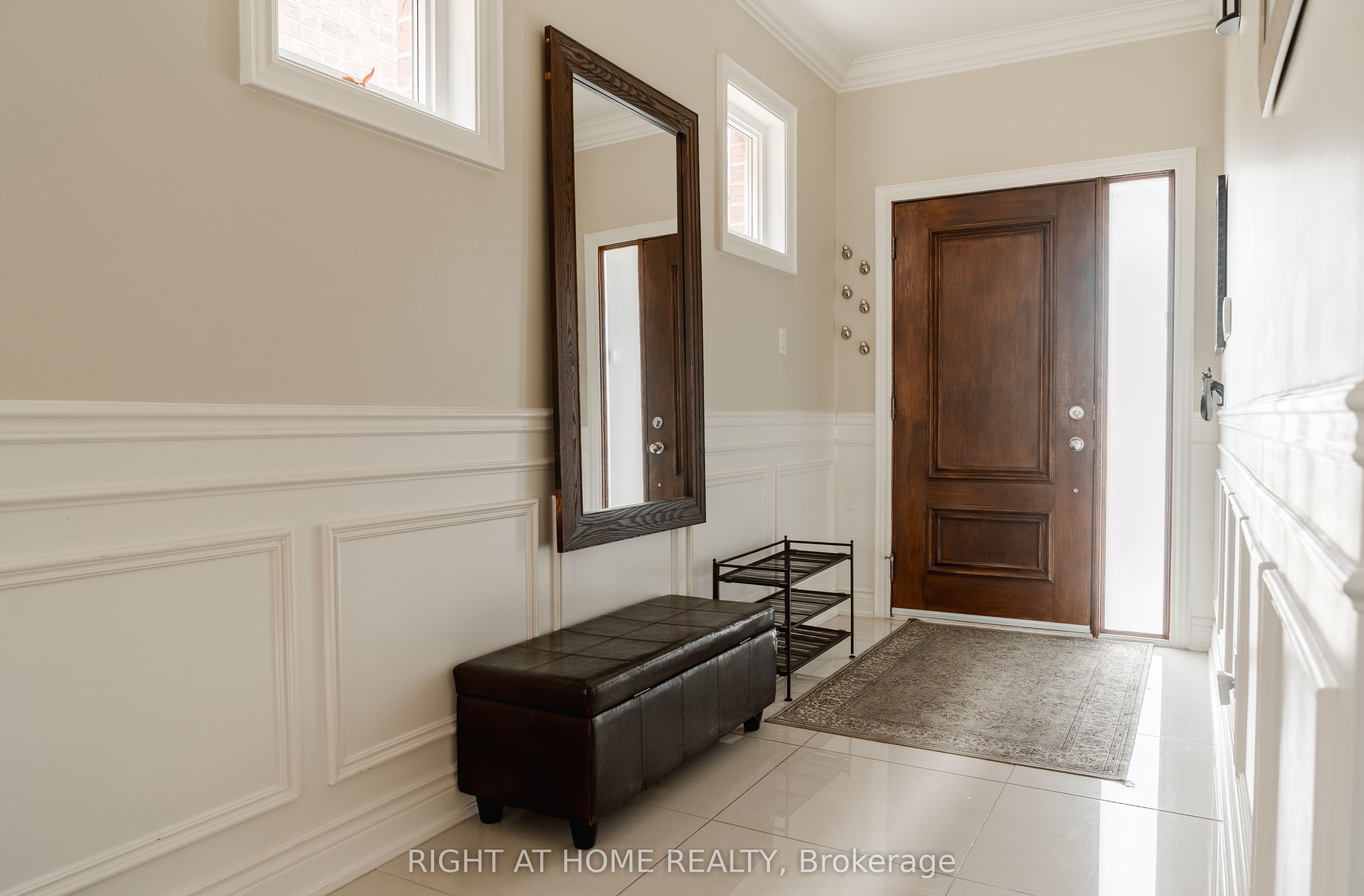 Additional image 4 of 1049 Greaves Avenue, Mississauga, ON, L5E 3G1