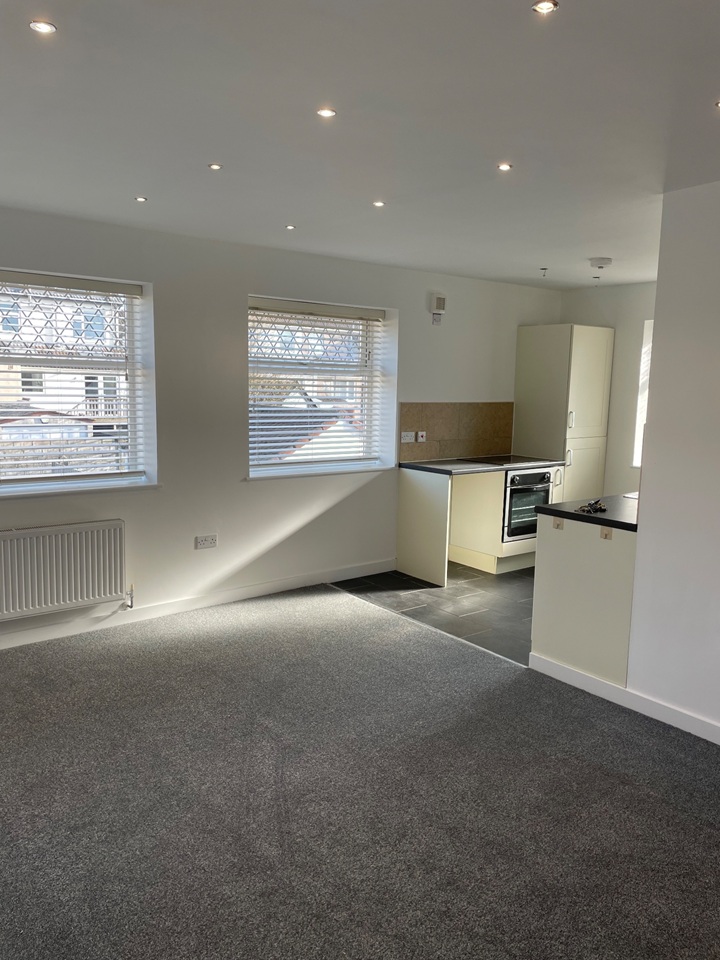 1 Bed Flat, Savoy Road, BS4, N1 7GU photo 2