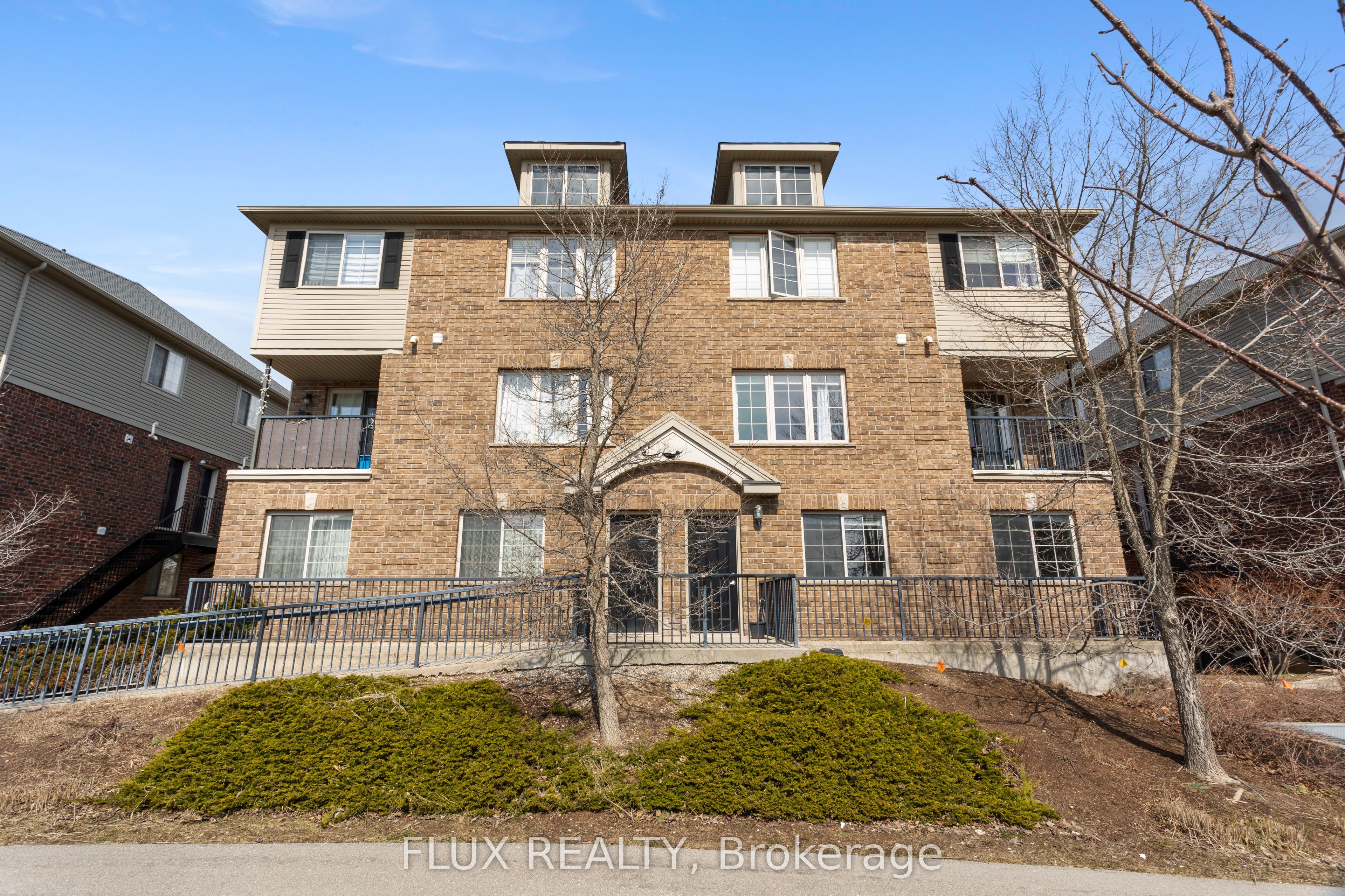 20-950 Highland Road W, Kitchener, ON, N2N 0A5 photo 2