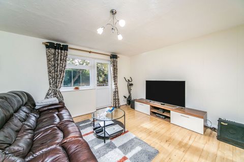 Valerie Court, Bath Road, Reading RG1