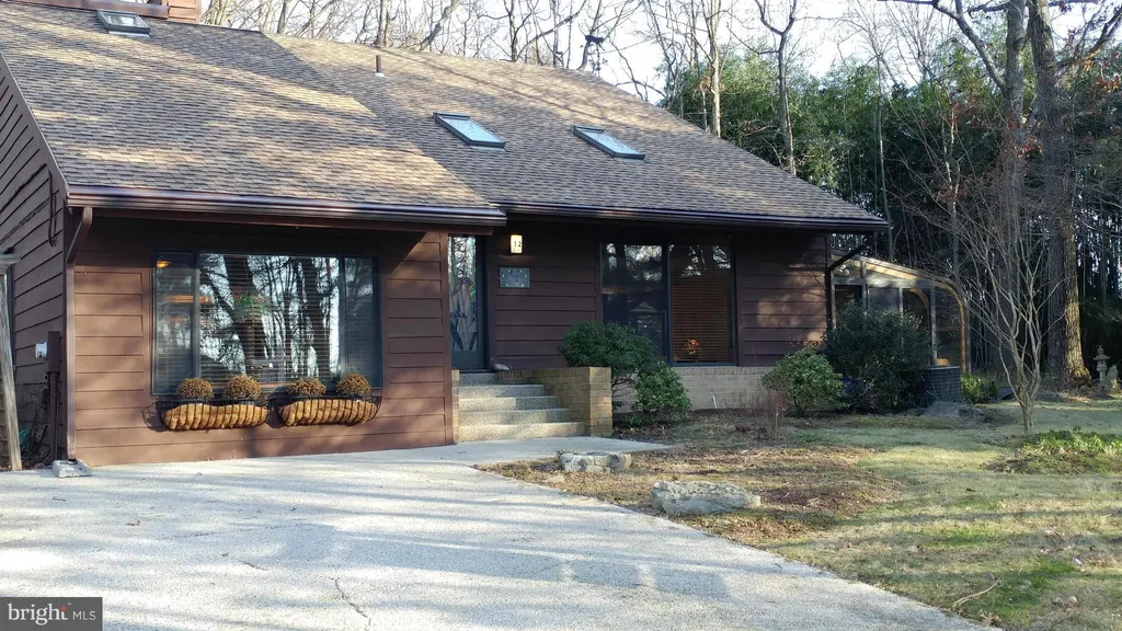 12 Scandia Way, Rockville, MD 20850
