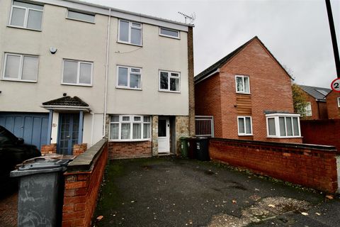 Wheatfield Close, Smiths Wood, Birmingham B36
