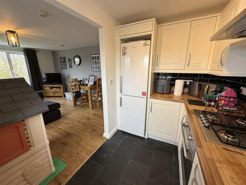 Additional image 13 of 2 bed flat for saleRhodfa'r Ceffyl, Ffoslas, Kidwelly SA17